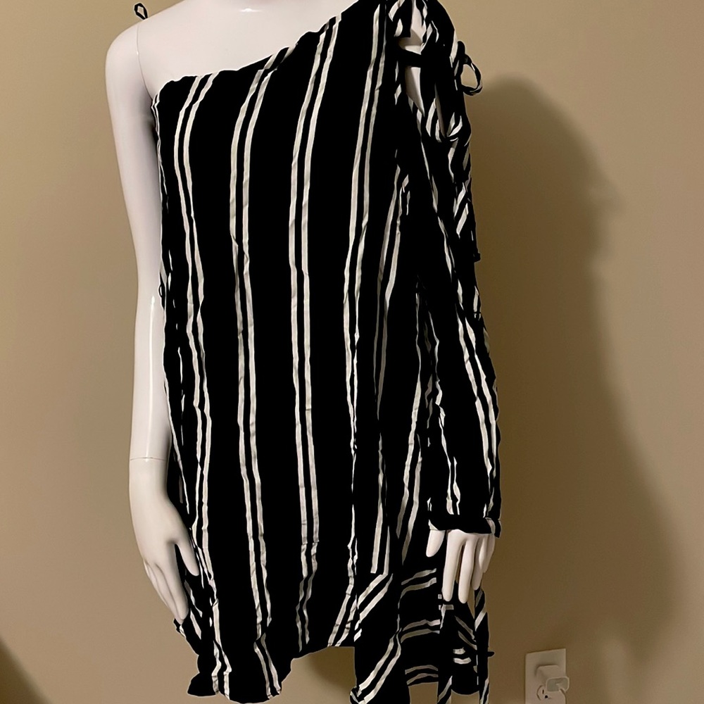 Navy stripped one shoulder dress.